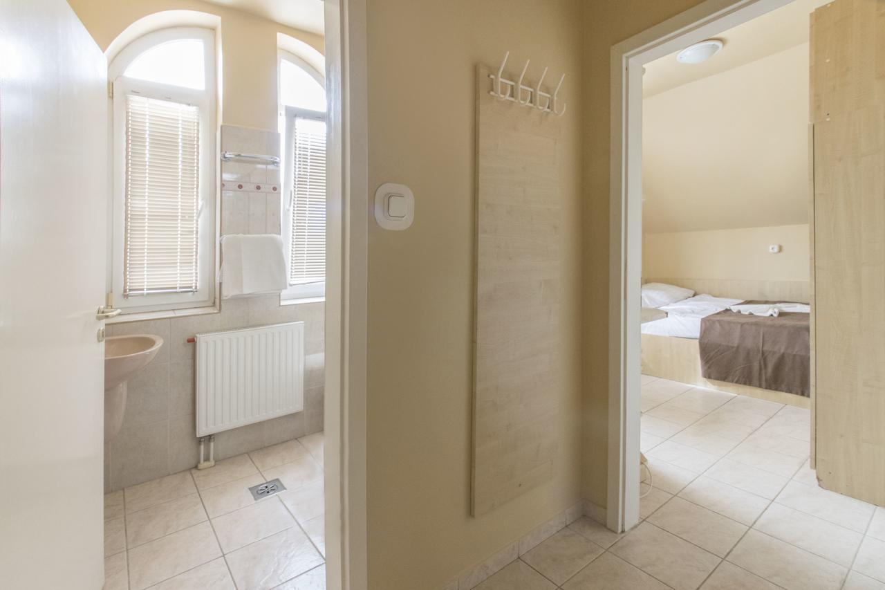 Hotel Irini Panzio Budapeszt Zewnętrze zdjęcie